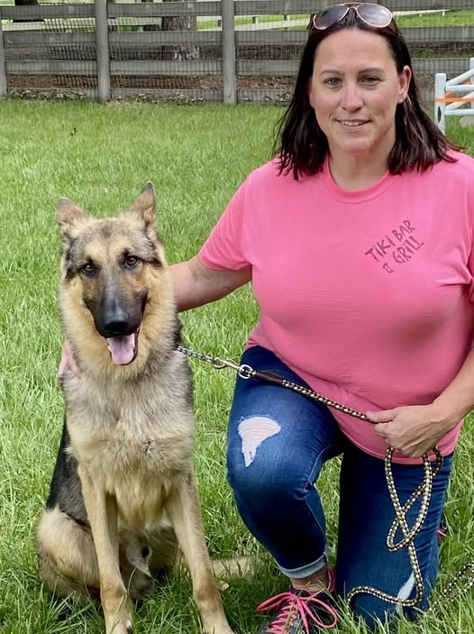 Terri Mashkow Shooting,Female Deputy Terri Mashkow was fatally shot, and two others were wounded while they were delivering an eviction notice in Indian River County